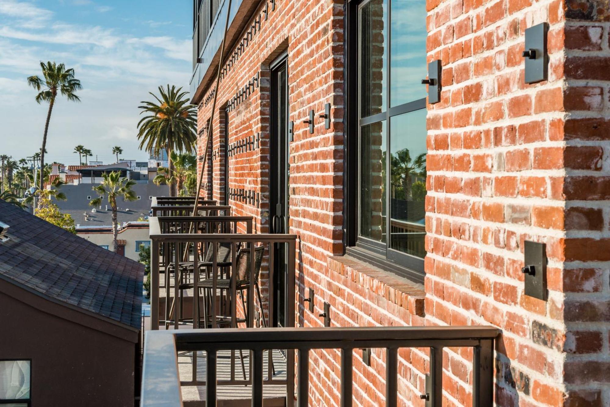 The Brick Boutique Hotel Oceanside Dış mekan fotoğraf