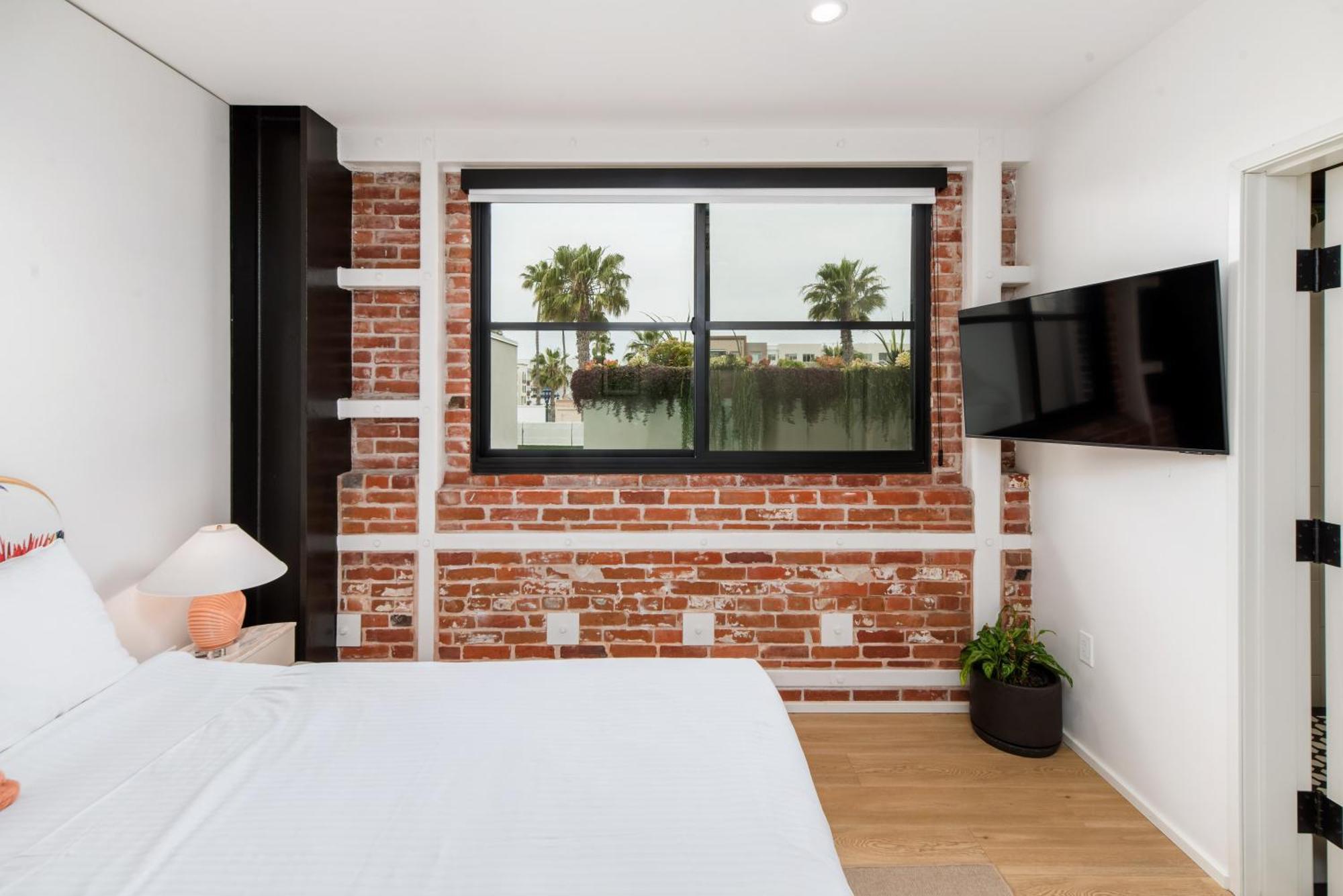 The Brick Boutique Hotel Oceanside Dış mekan fotoğraf